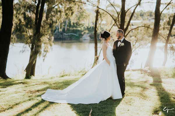 Penrith wedding venue at Tench Reserve. Marriage Celebrant. Marriage registry office